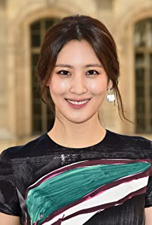 Claudia Kim